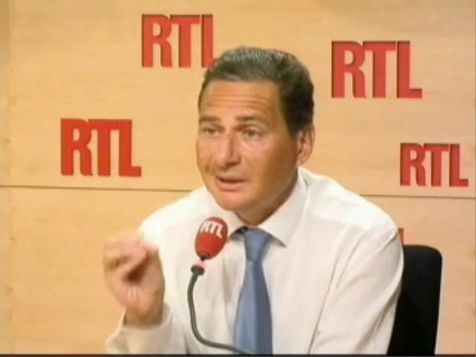 Roms : Eric Besson réfute le terme de "rafle"