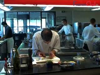 Œuf meurette et caviar d'escargots