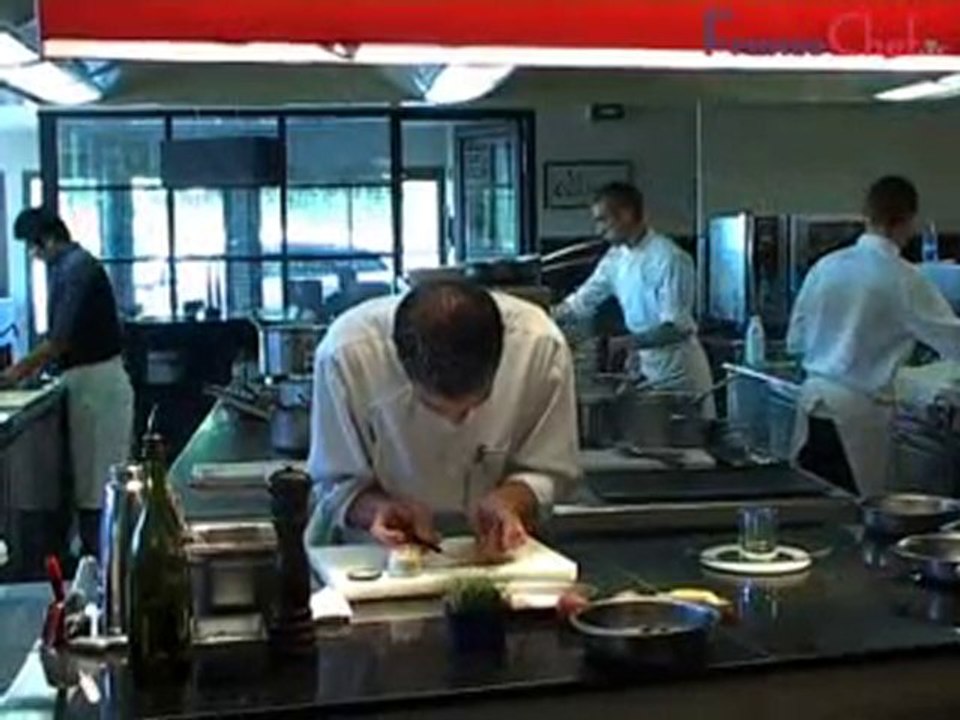 Œuf meurette et caviar d'escargots