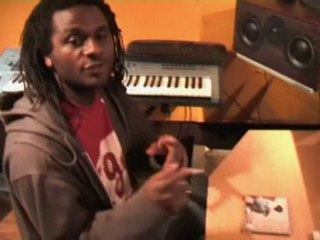 Ecoute extrait de l'album "VOIS PLUS LOIN" avec "Bande origi