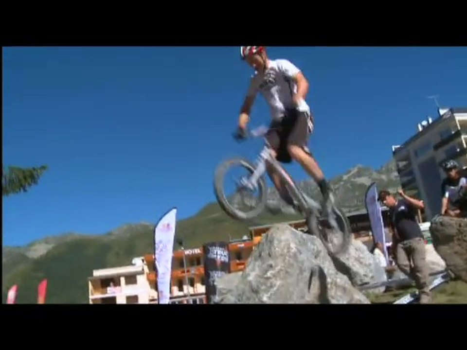 Attitudes 220 Cpe monde VTT trial + Chpt France canoë-kayak