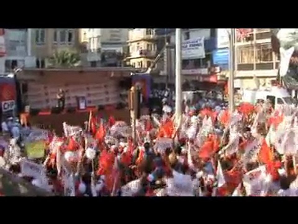 Onur Akın'dan mini Konser 2