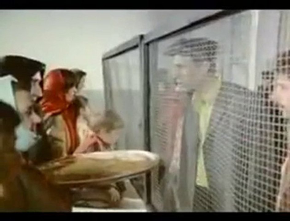 Bana bak karı ben evliyim bana kaş göz yapma