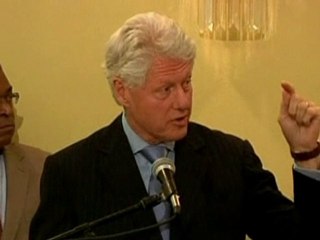 Clinton announces Haiti reconstruction projects