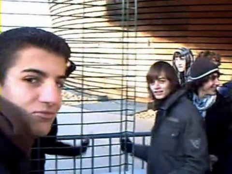 Parodie du reportage sur le blocus du Lycée Jen Jaurès