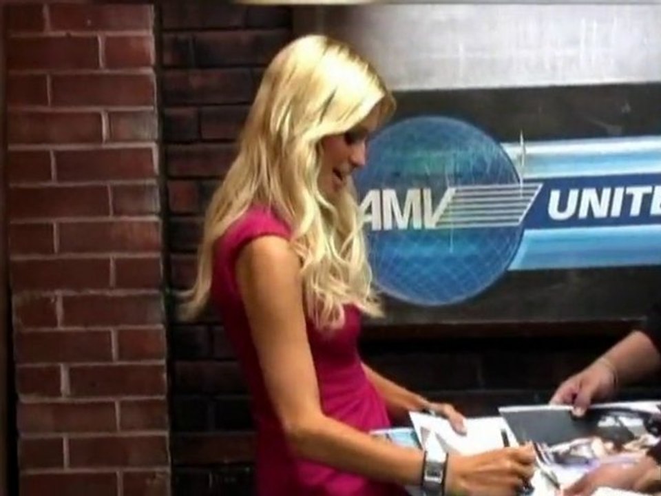 SNTV - Exklusiv: Paris Hilton Hotels?