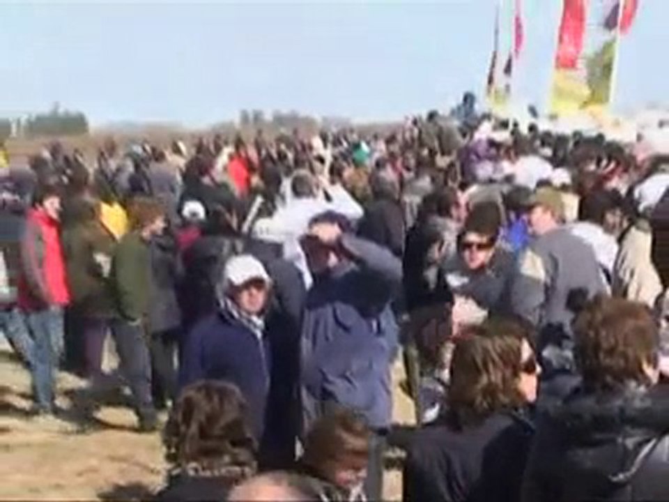 Pilot survives after wing snaps off plane