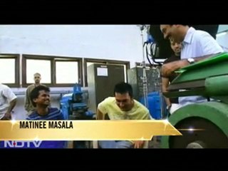 Night Out: Aamir boosts morale