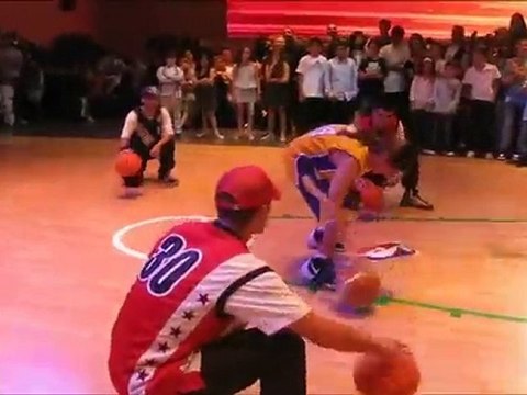 בר מצווה בסגנון שלך - מופע ברייקדאנס כדורסל