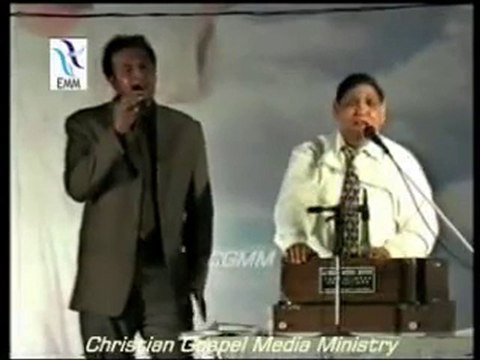 Duniya ki bheer main by Ernest Mall