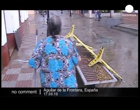 Spain: cleaning after the floods - no comment