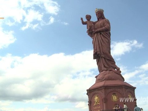 Le Puy-en-Velay - Statue de Notre Dame de France
