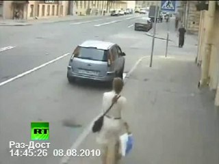 CCTV- Woman_s narrow escape from car crash chaos