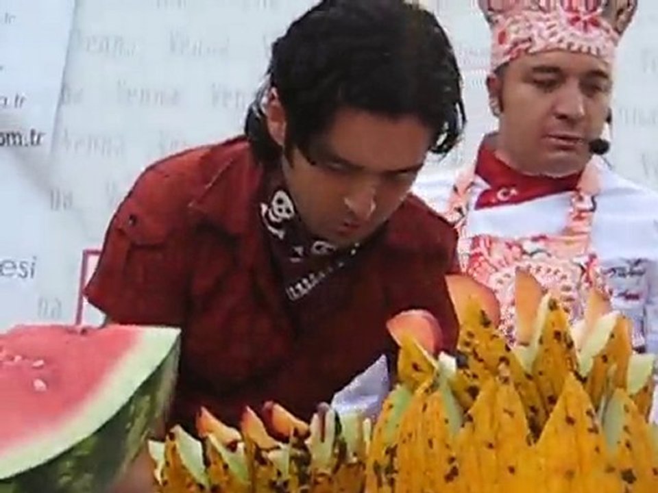 Oktay usta meram'da...yildiz kavun yarismasi