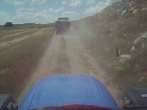 New Holland TL100A ve JOHN DEERE 5725 buğday çekiyor...