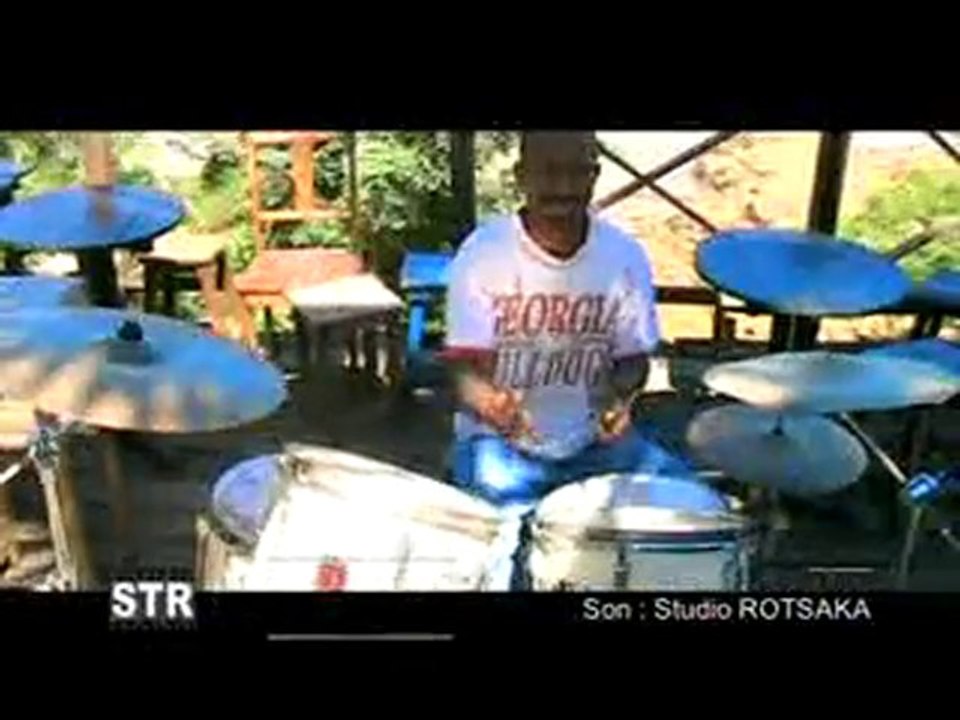 DIN ROTSAKA - laurette