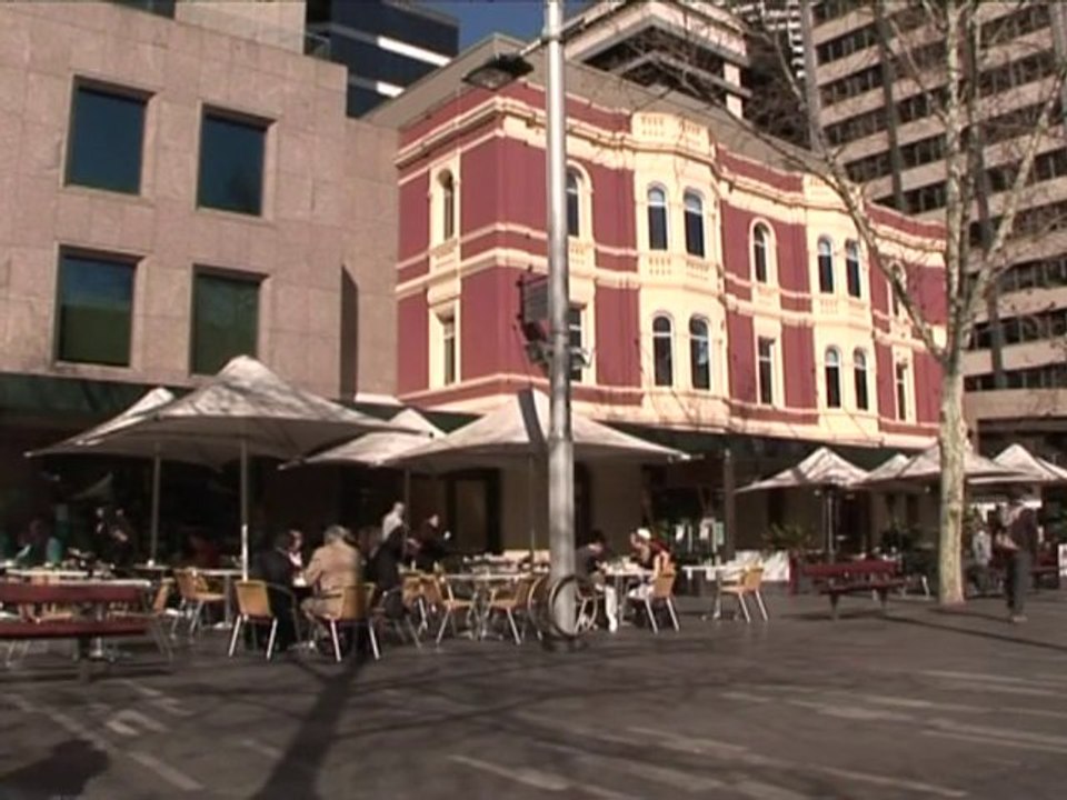 Australian election on soap opera cliffhanger