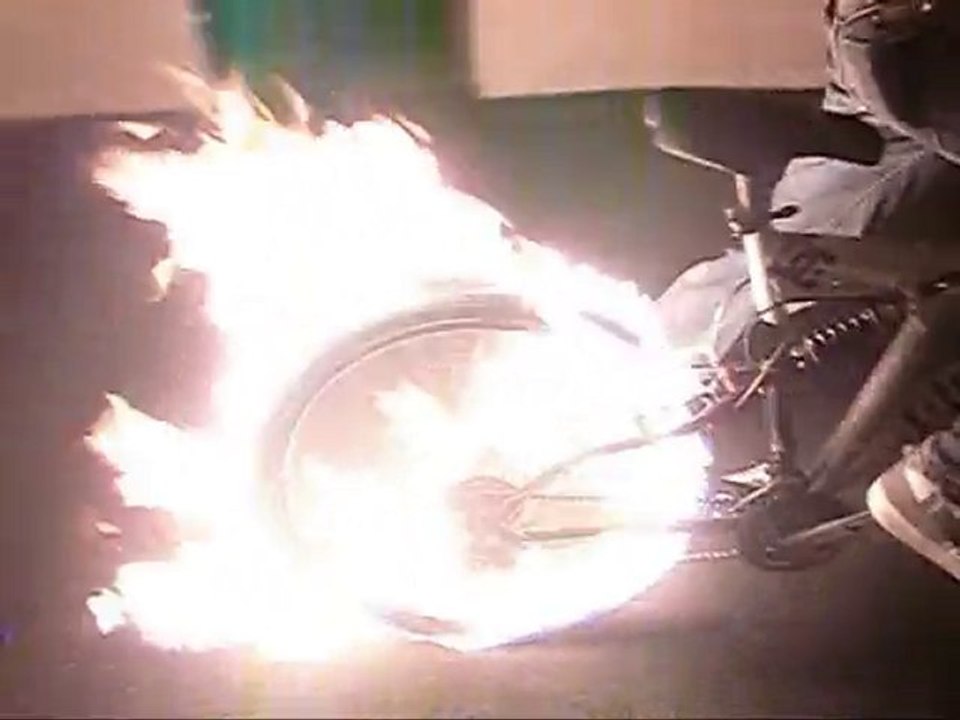 vélo en feu