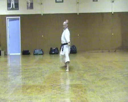 karaté self-défense kobudo krav-maga Draguignan club Léo Lagrange Philippe Bouvier kata 5 heïan godan