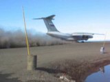 Посадка и взлёт Ил-76 с грунтовой полосы