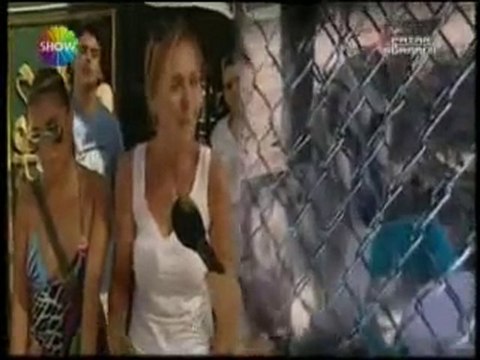 Show tv Tuna Arman Ve Oturma Eylemi