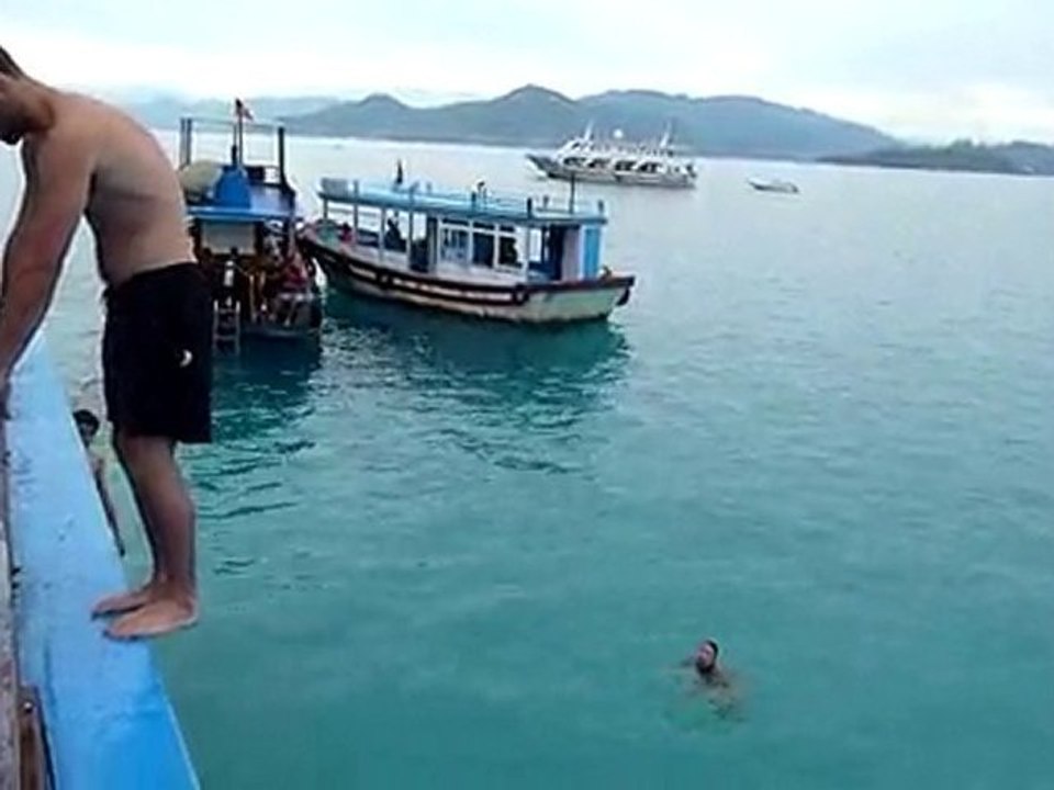 salto arrierre demi brille plongeon Nha Trang bay