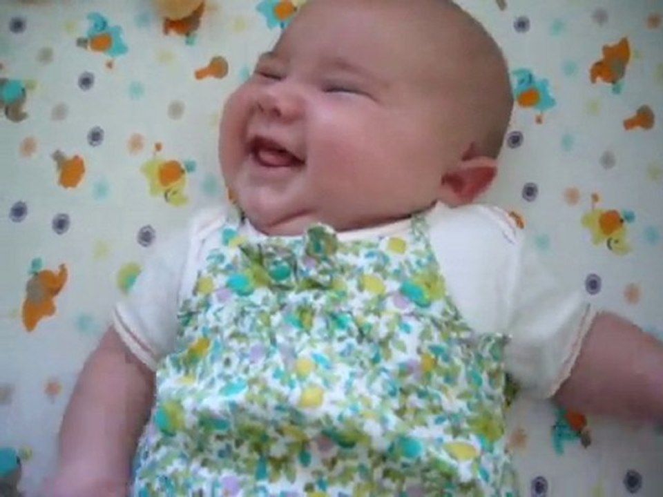 ZOE 2010_08_22 sourires après la sieste