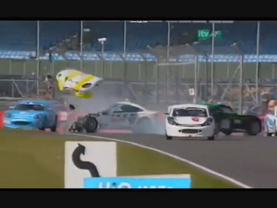 ginetta jr silverstone big crash
