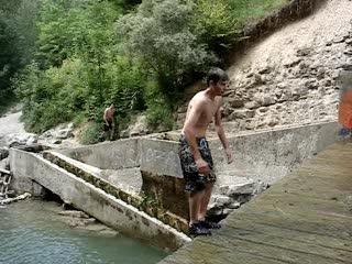 Salto arriere double écart de Léo