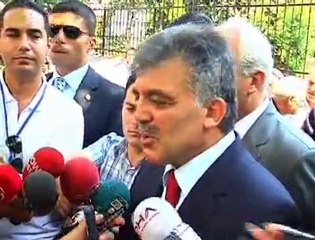 Sn. Gül, Cami çıkışında gazetecilerin sorularını cevapladı