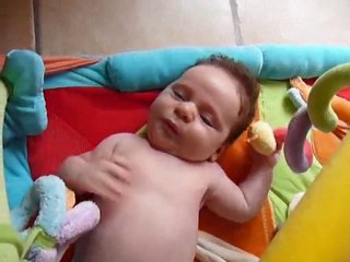 J 54 - Jeux sur tapis d'éveil 2