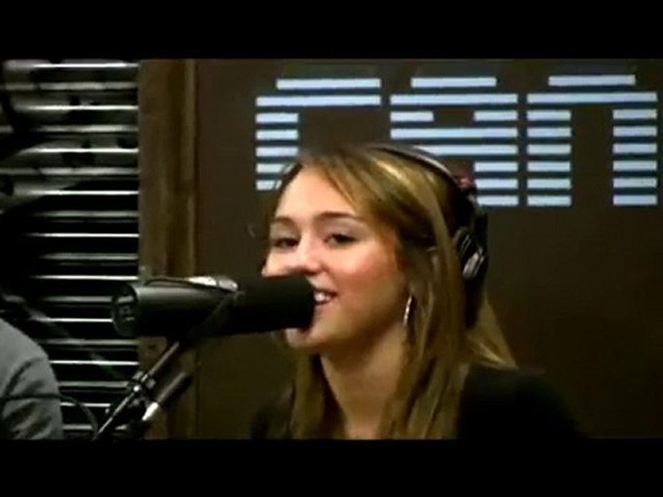 Miley Cyrus - The Climb (Acoustic Radio Tour '09)
