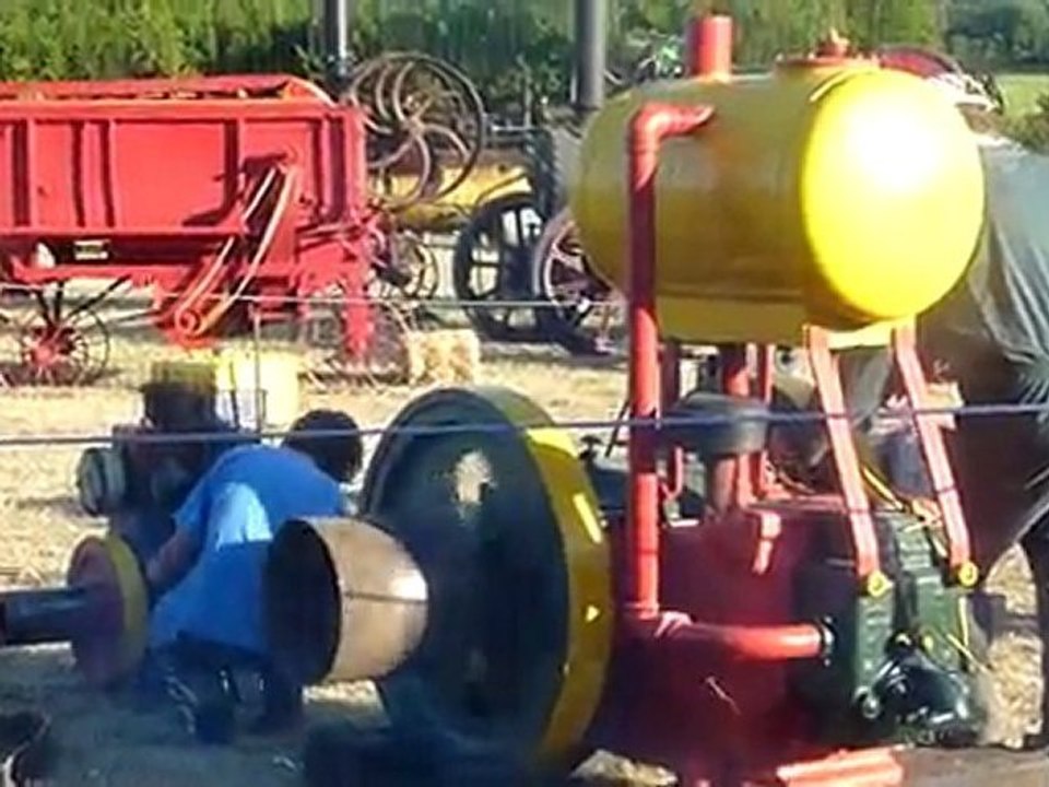 Des moteurs à la fête de la batteuse encore en état