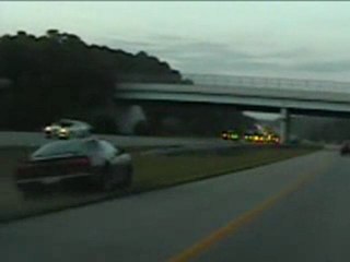 Prende la barriera a 160 kmh e l auto si impenna