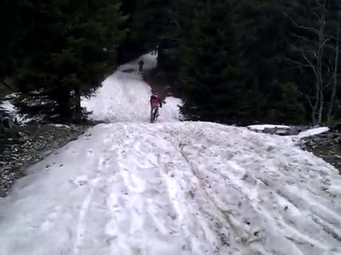 20100516 Semnoz dans la neige - Ange