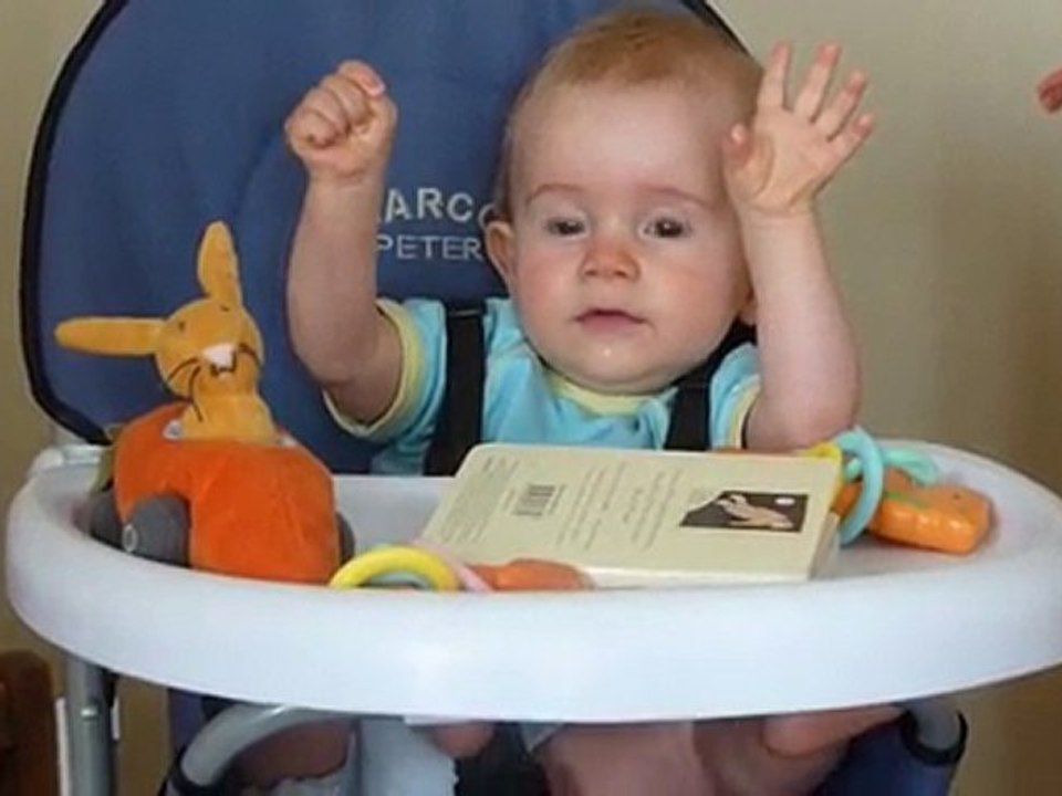 Bastien caché derrière ses poings 23 07 10