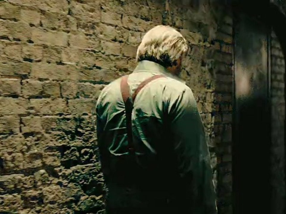 44 inch chest - Tráiler