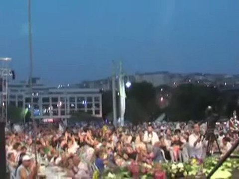 Eyüp Belediyesi Galata Köprüsü Açık İftar Yemeği