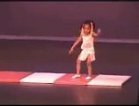 Yetenekli Minik Dansçı Kız