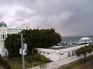 CUBA : Cienfuegos  bord de mer