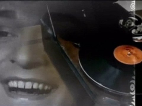 Zeki Müren-Hançeri aşkınla ey yar gönlüm üzre vurma hiç