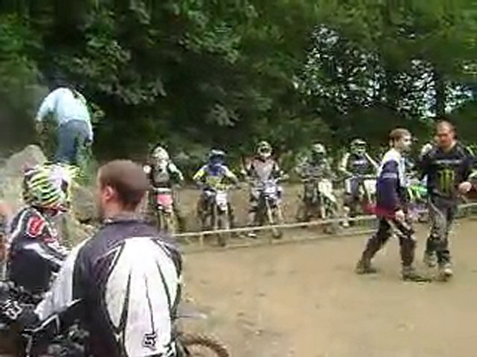 Départ a hillion