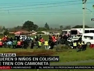 Mueren 9 niños en colisión de tren con camioneta en Sudáf