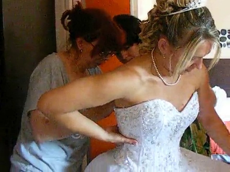 La Mariée et sa fille d'honneur....