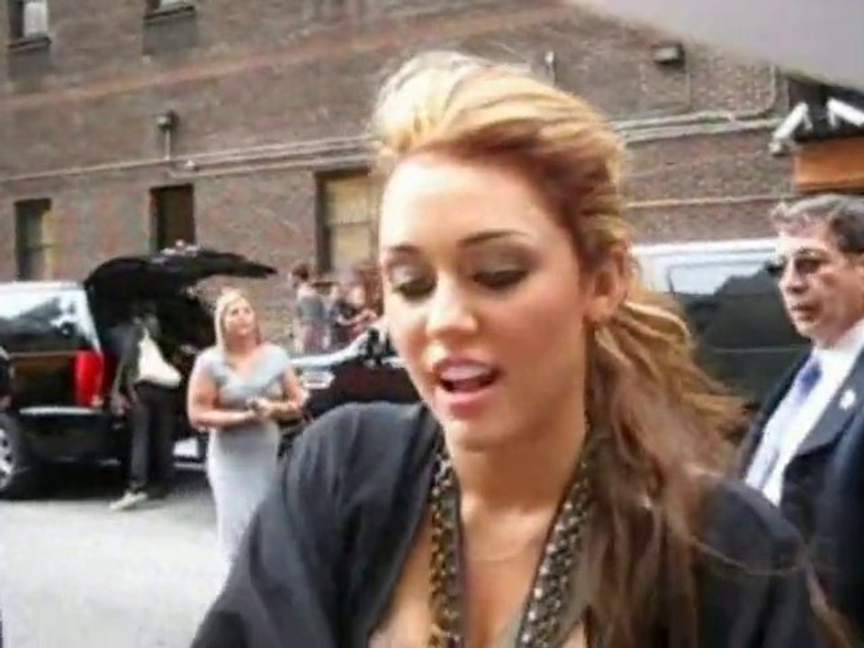 SNTV - Exklusiv: Miley ist wieder Single