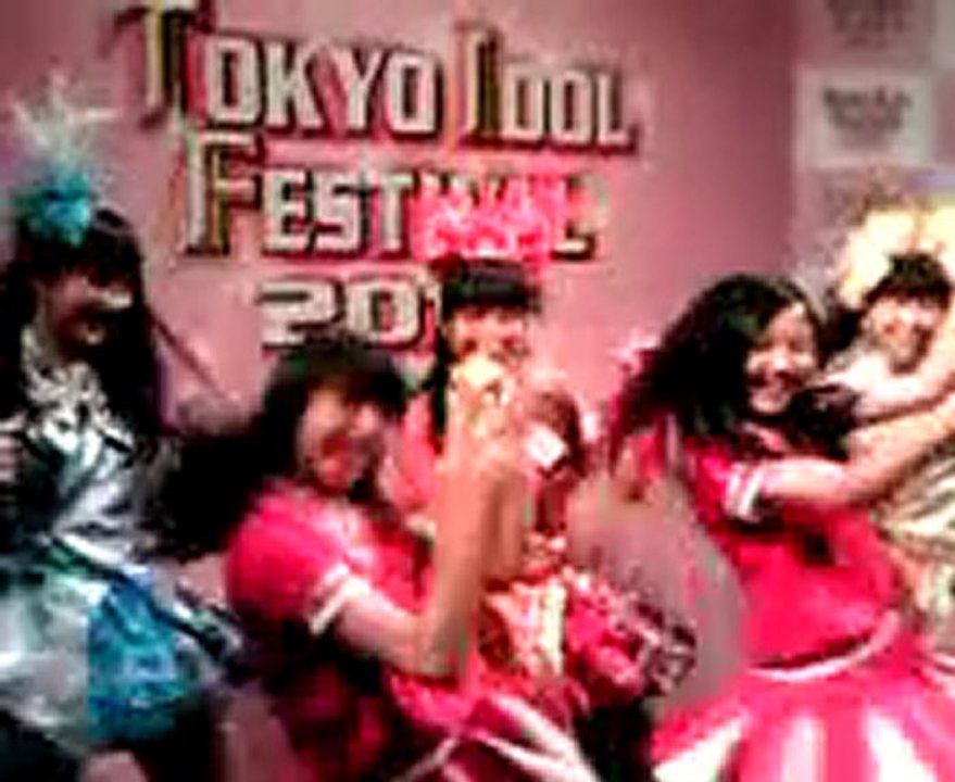 Momoiro Clover - Tokyo Girls Style