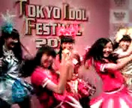 Momoiro Clover - Tokyo Girls Style
