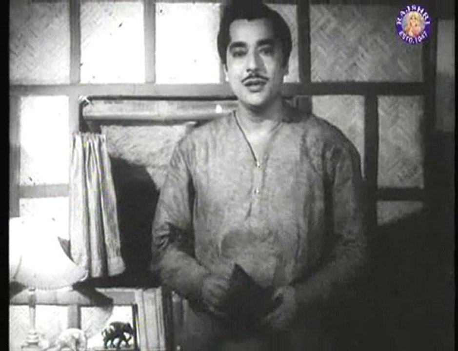 Ab Kya Misal Doon Main Tumhare Shbaab Ki