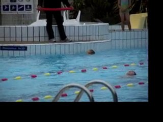 Premiers mouvements dans la piscine