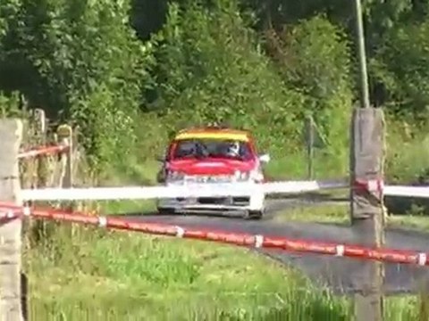 GT turbo f2000 au rallye de la baie équipages RAULT / URRU